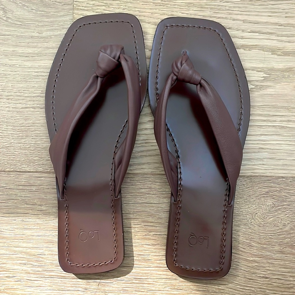 LOQ sandals